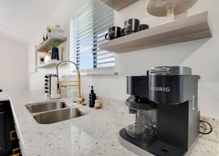 Lux Fun Zone - Sleeps 16 Ferienhaus *