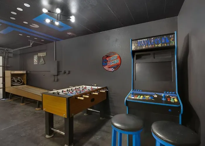 Lux Fun Zone - Sleeps 16 Mesa