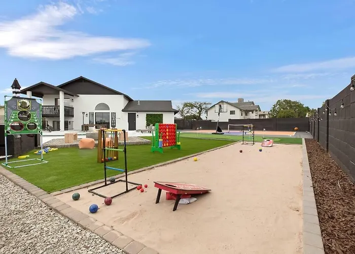 Lux Fun Zone - Sleeps 16 Mesa